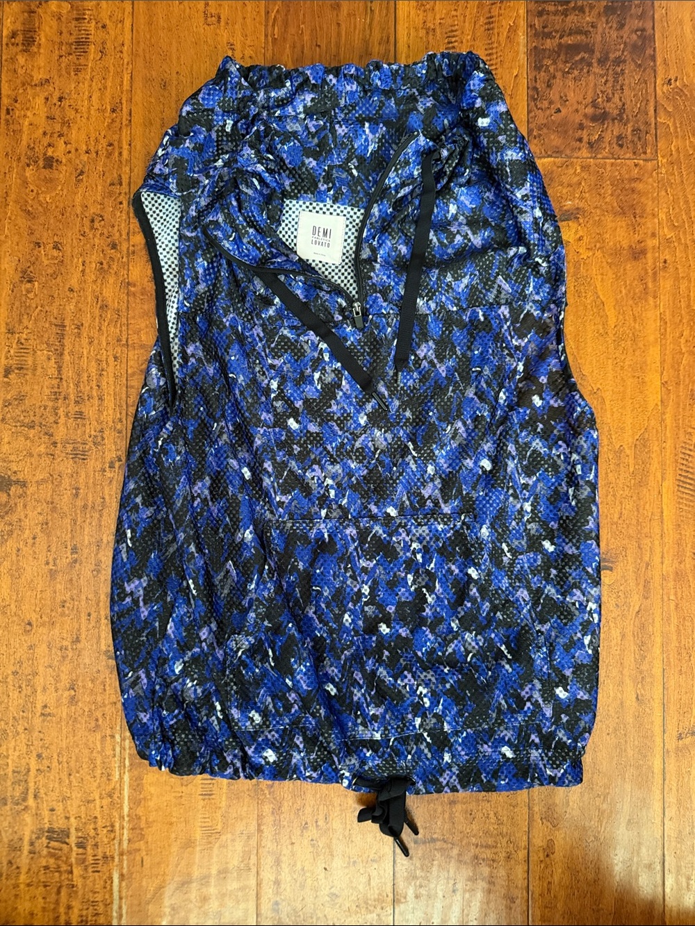 Demi Lovato Fabletics Blue and Black Sleeveless Active Tank